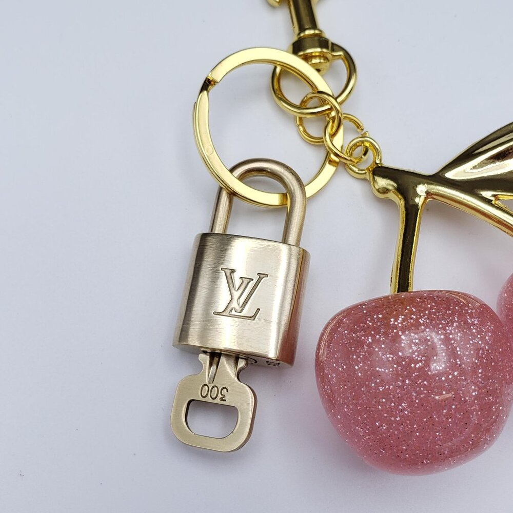 Authentic Louis Vuitton Lock & Key with Unbranded Apple Charm, Keychain - Picture 7 of 10